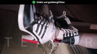 Margot Robbie - Public Sweaty Foot Worship for 'Harley Quinn' (Preview)