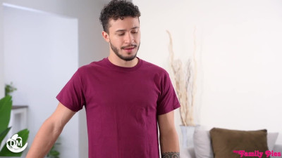 Stepdaddy-crushing teen (not) Scarlett Johansson settles for stepbro (PREVIEW)