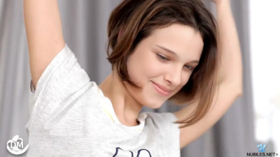 Teen (not) Natalie Portman gets herself off like a professional (PREVIEW)